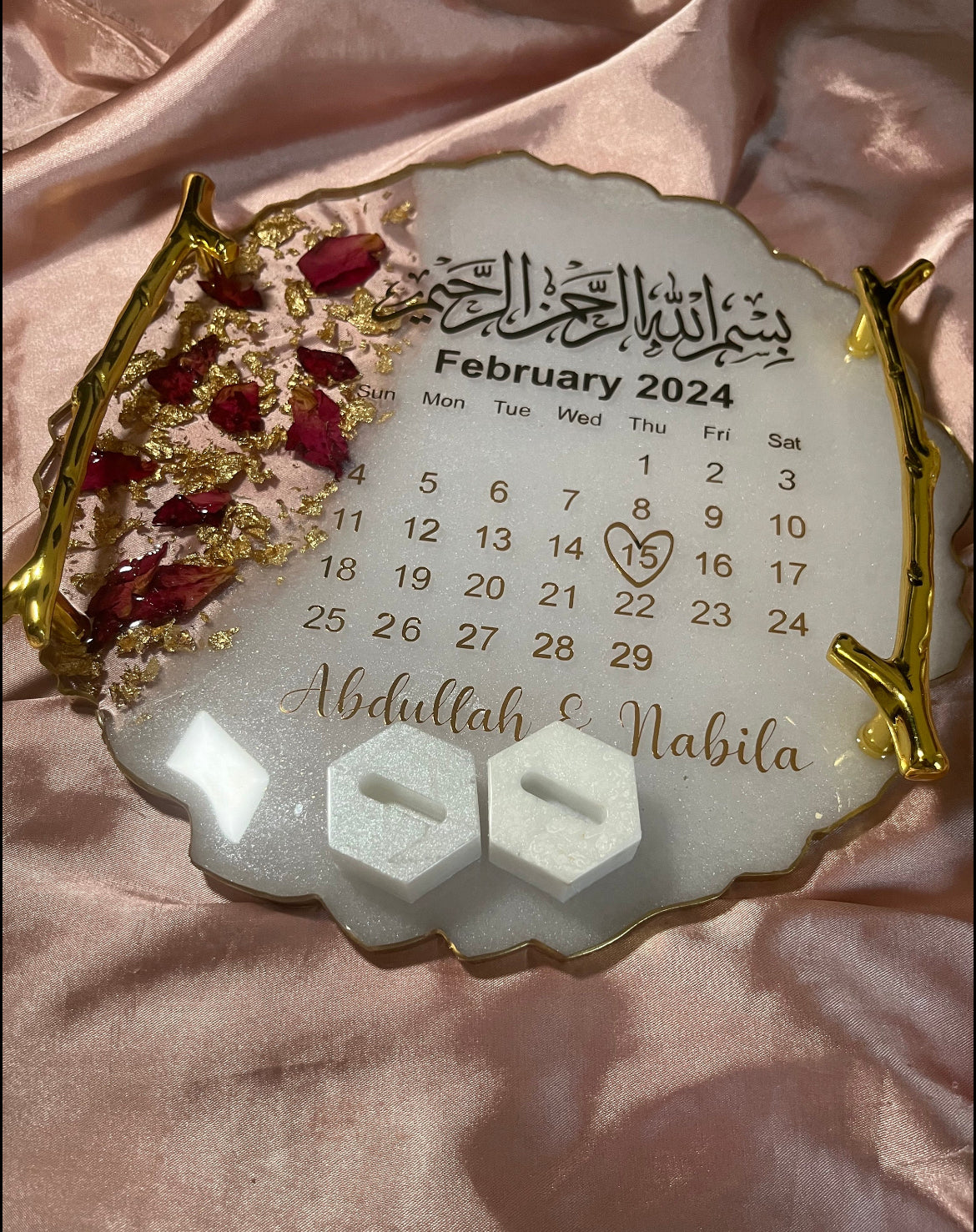 Calendar resin ring plate with handles | Nikkah | Wedding | Personalise | Gift | Bespoke | Luxury | Home decor | Vanity Tray