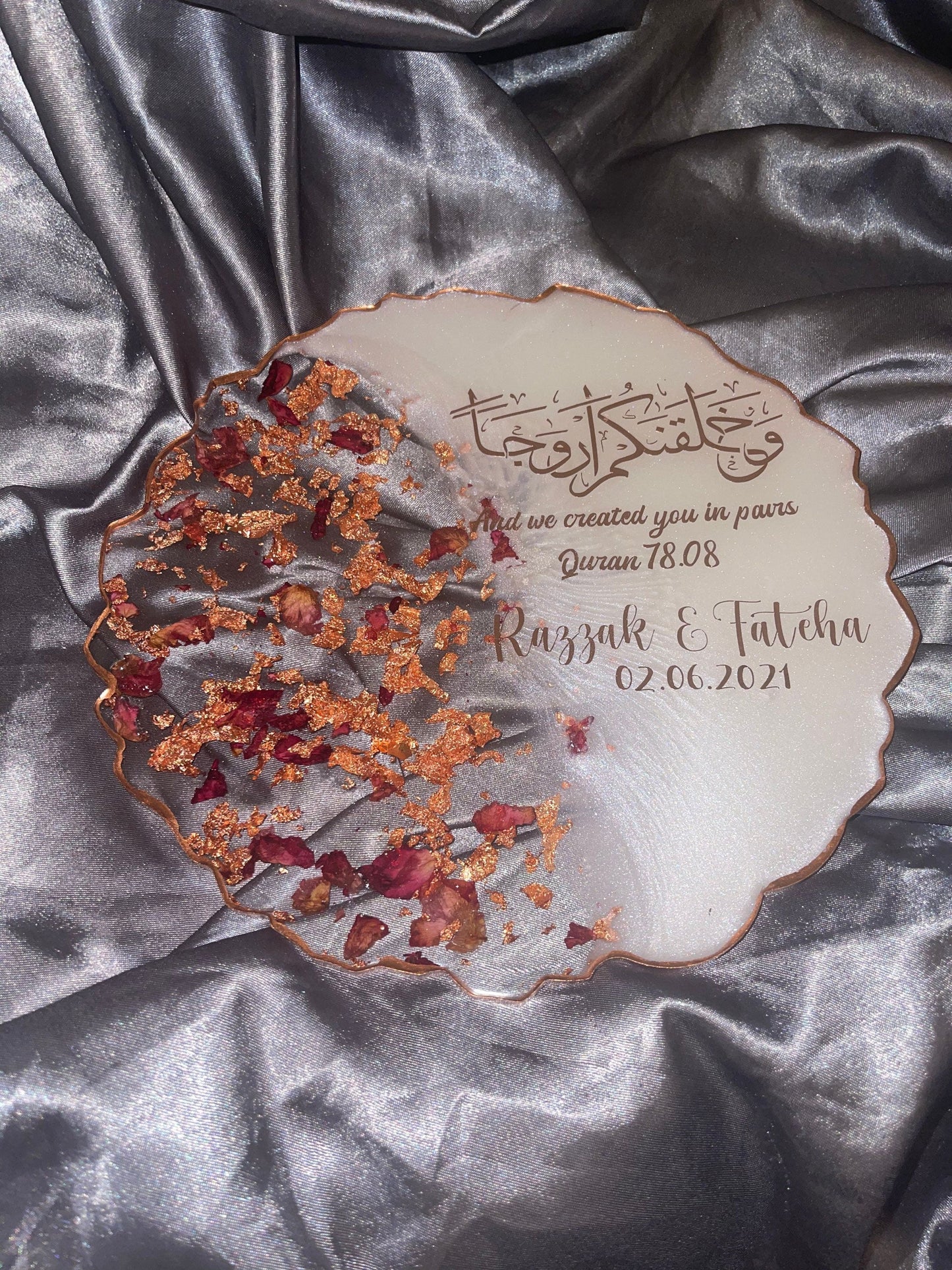 Round custom resin ring plate with two ring holders | Nikkah | Wedding | Personalise | Gift | Bespoke | Luxury | Home decor | Vanity Tray