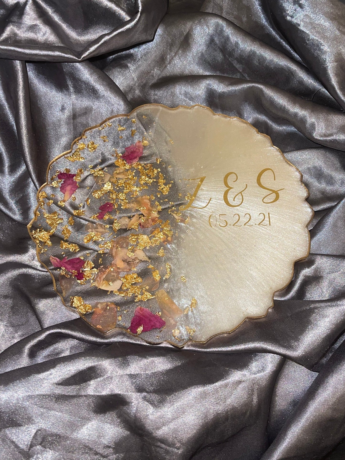 Large Round custom resin ring plate with two ring holders | Nikkah | Wedding | Personalise | Gift | Bespoke | Luxury | Home | Vanity Tray