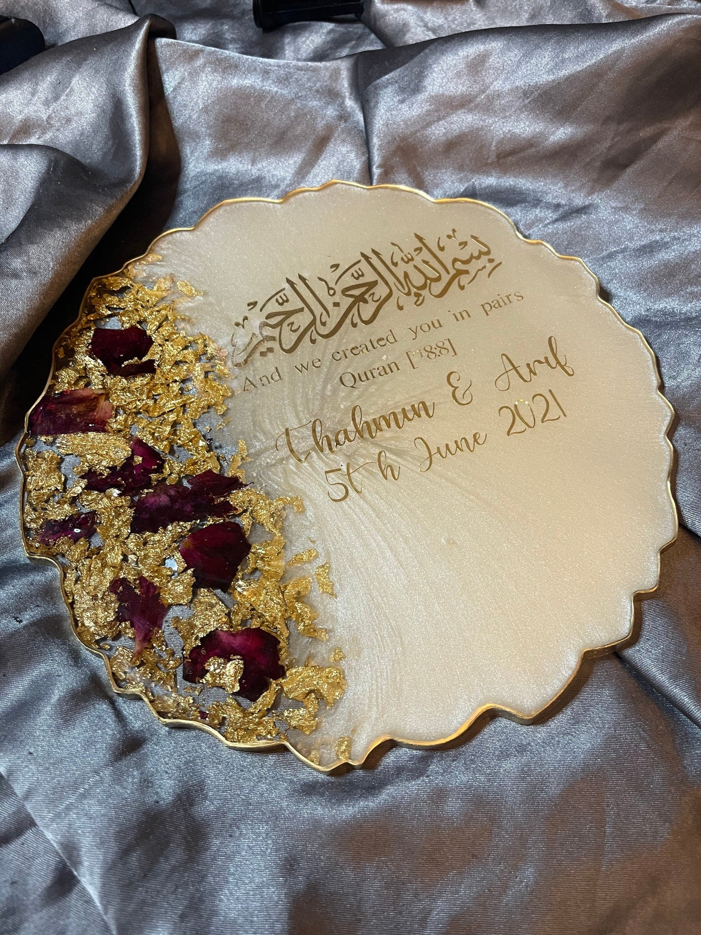 Round custom resin ring plate with two ring holders | Nikkah | Wedding | Personalise | Gift | Bespoke | Luxury | Home decor | Vanity Tray